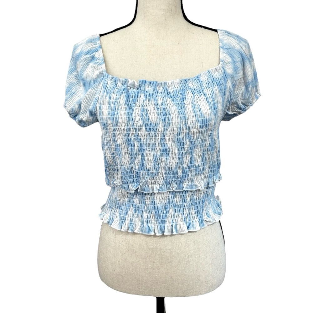 🩵NWT Lush Smocked Crop Top